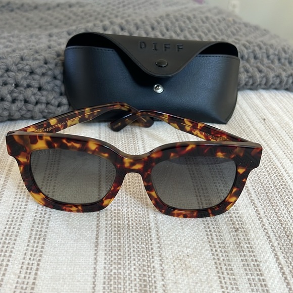 Diff Sunglasses - Picture 2 of 3